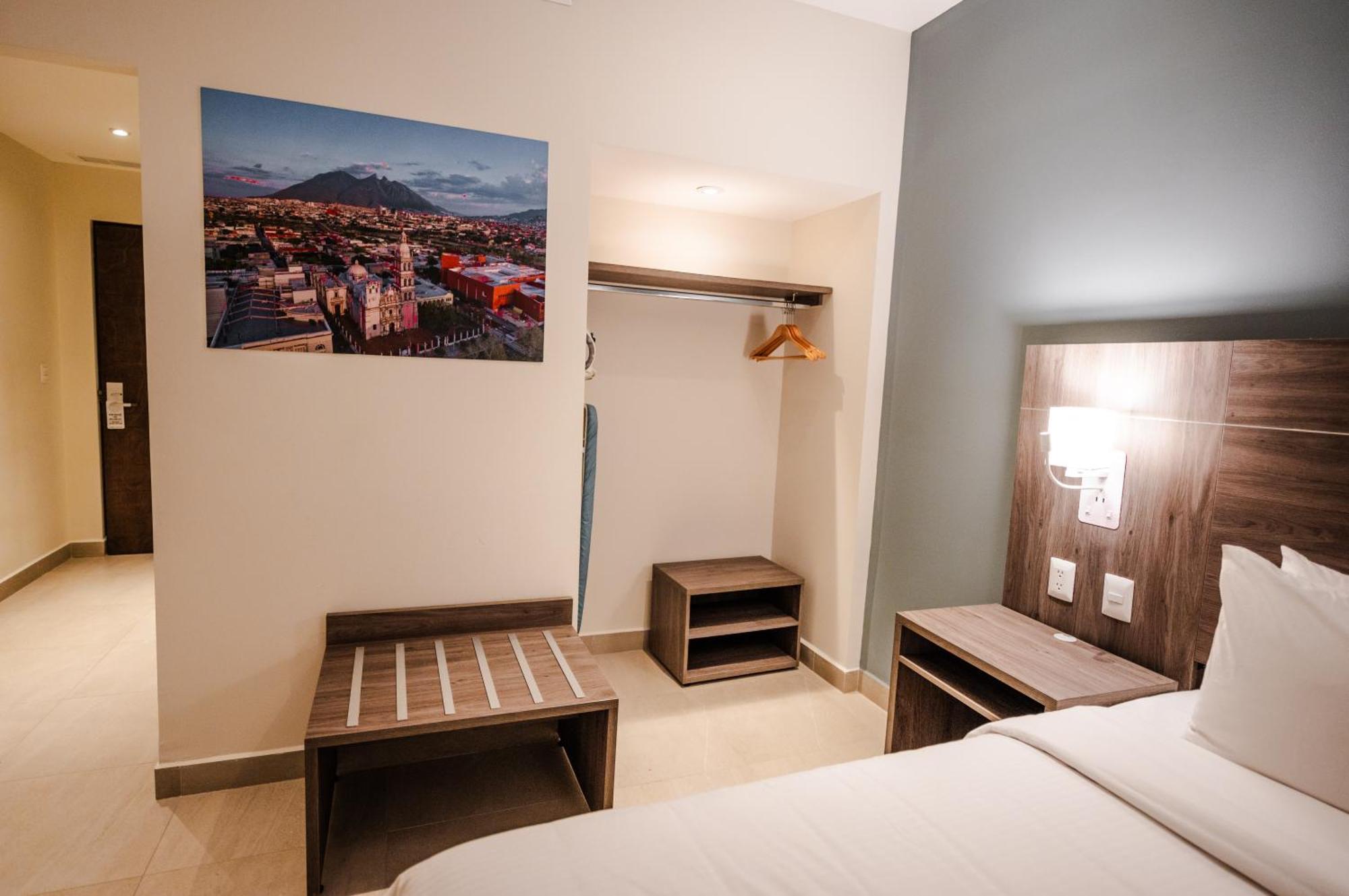 Hotel Centria Monterrey Ngoại thất bức ảnh